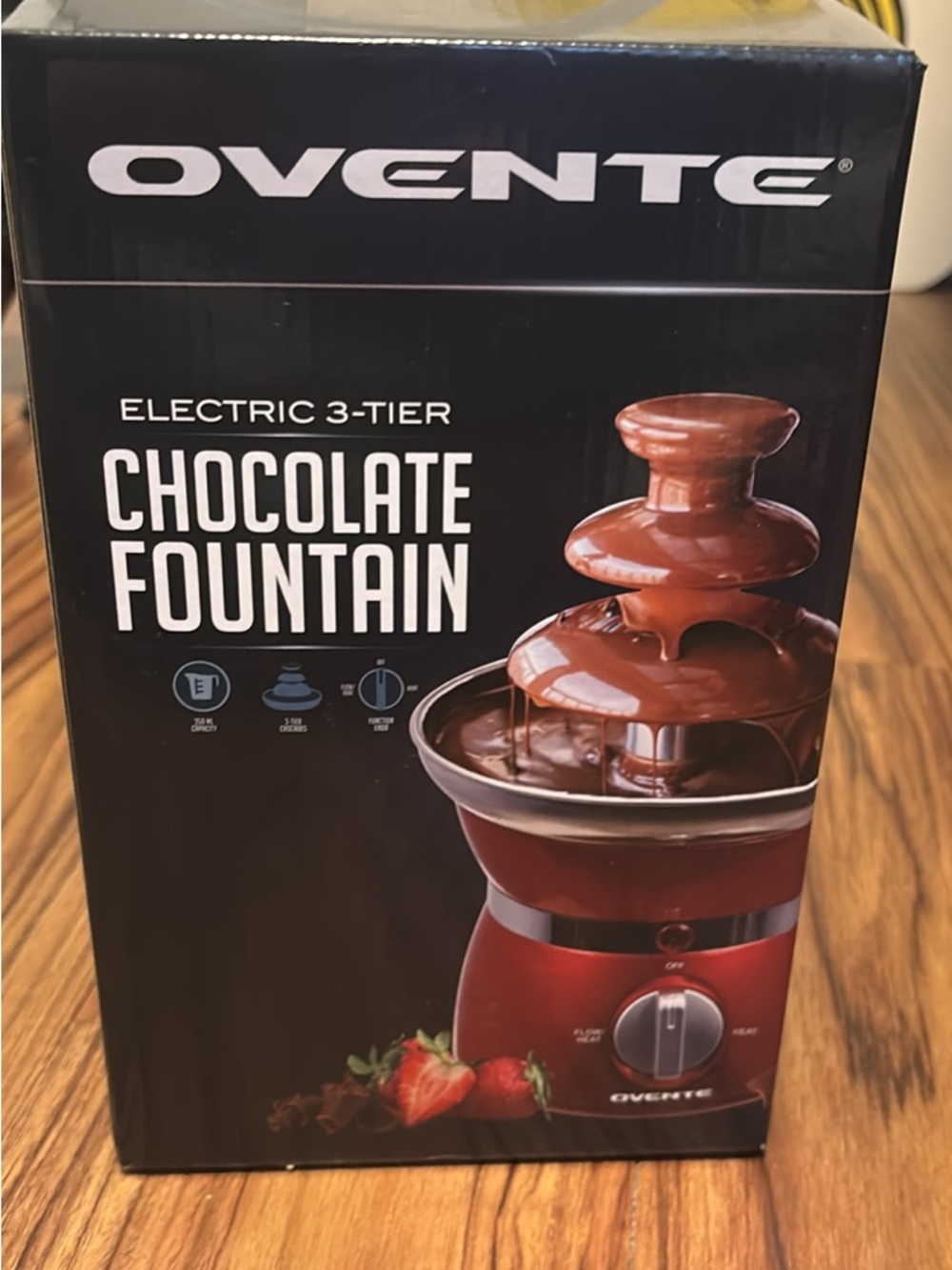 💕NWT! Ovente Electric 3-Tier Chocolate Fountain in Red